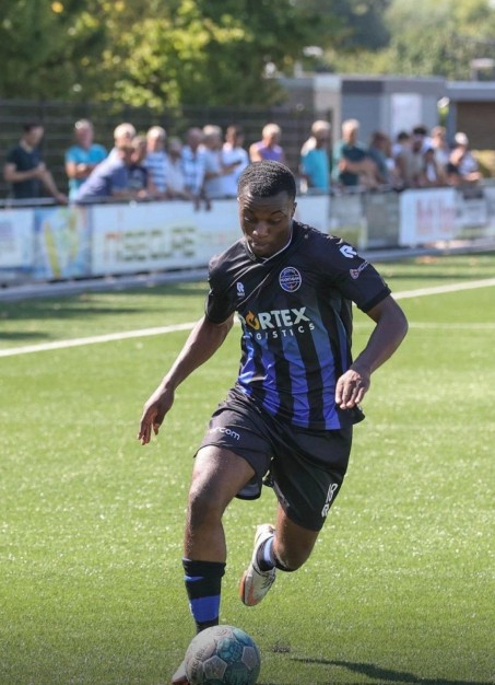 Benjamin Lubanzadio van DVV Delft naar Excelsior'20