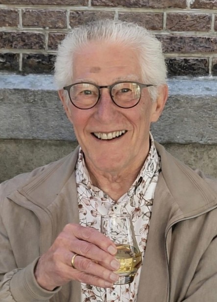 Erelid Joop van Rest is overleden